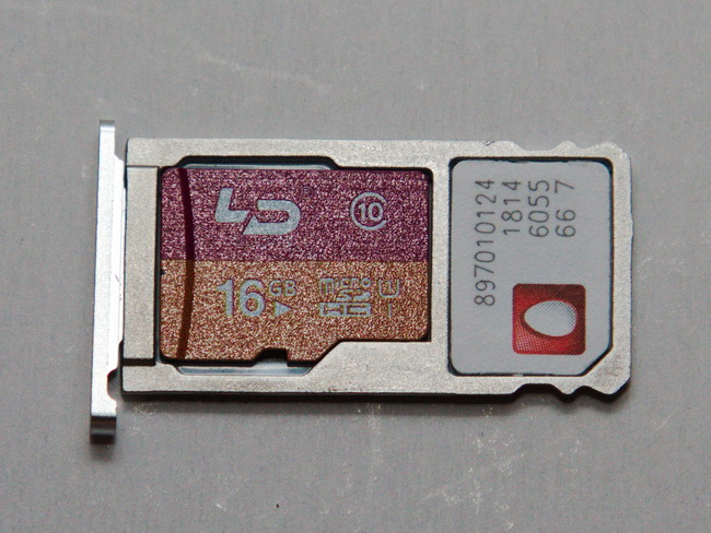 ZTE V5 Pro - SIM slot