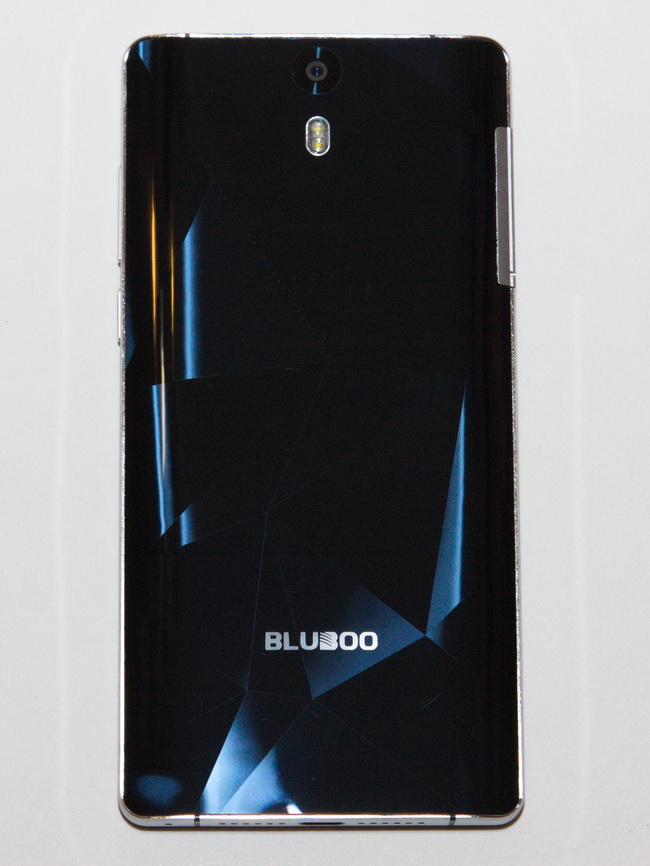 Bluboo Xtouch - Back
