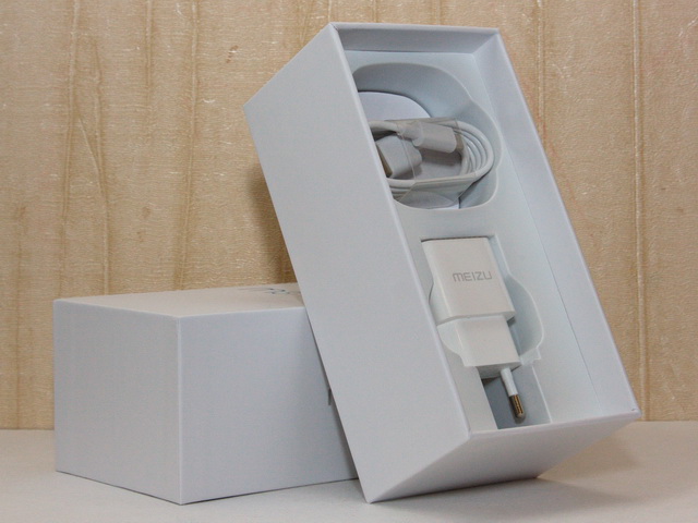 Meizu M3 Note Review - In box