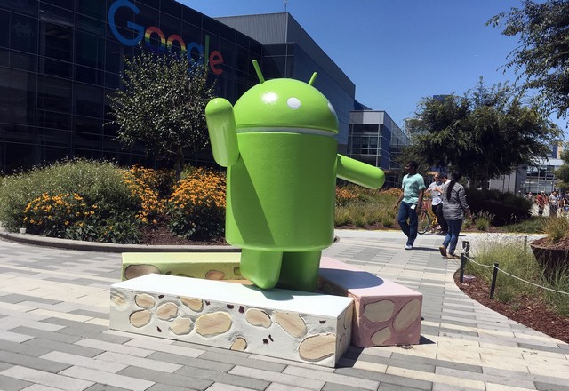 Android Nougat Statue