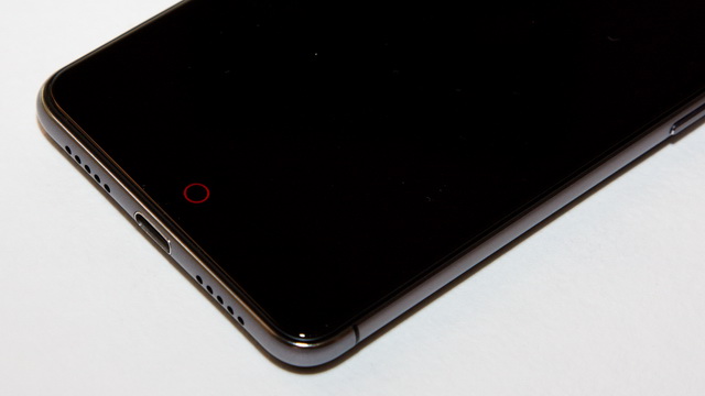Nubia Z11 Mini Review - Down face side