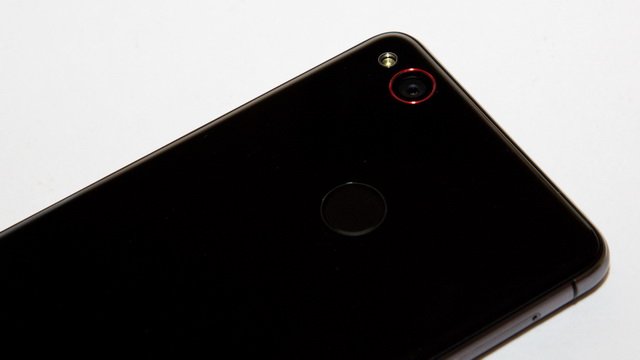 Nubia Z11 Mini Review - Up back side