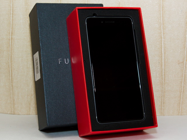 Ulefone Future Review - In box