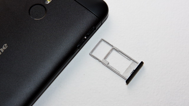 Ulefone Metal Review - SIM slot